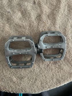 Used bmx pedals were on a fit bmx