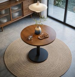 31.5-Inch Round Dining Table Suitable for 2-4 People, Space-Saving Modern Bistro Table with Pedestal Base & Wood.