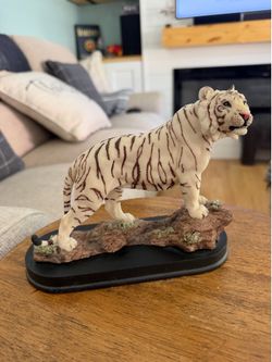 19718 White Tiger 6"