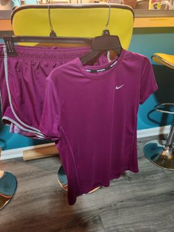 Magenta Nike Outfit