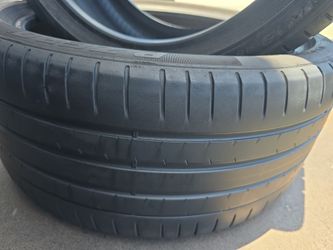2 used 255/35R19 Pirelli P Zero Tires