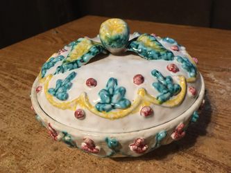 ITALY CERAMIC CANDY DISH W/ LID ART POTTERY WHITE CHRISTMAS STYLE