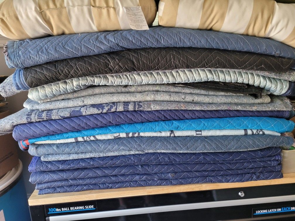 Moving Blankets Various Sizes & Condition 14 Total