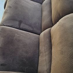 FREE SOFA (1 RECLINER)