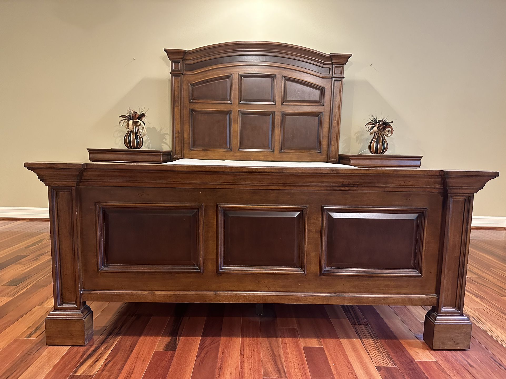 Queen Bed for Sale in Issaquah, WA OfferUp