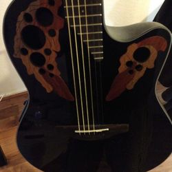 Ovación electroacústic guitar