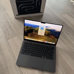 2024 MacBook Pro with M3 PRO Chip (14-inch) 