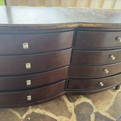 Dresser With Mirror