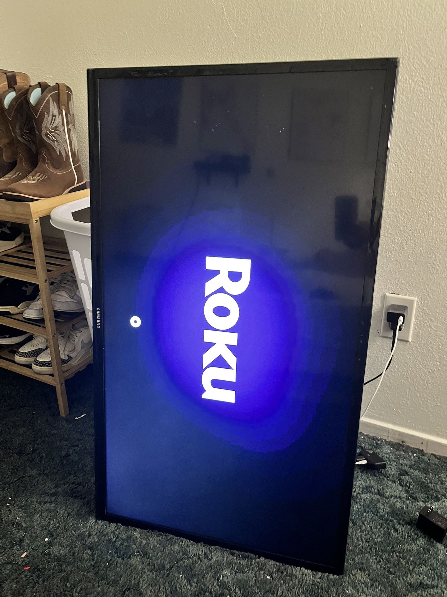Samsung 30 inch TV (does not include Roku)