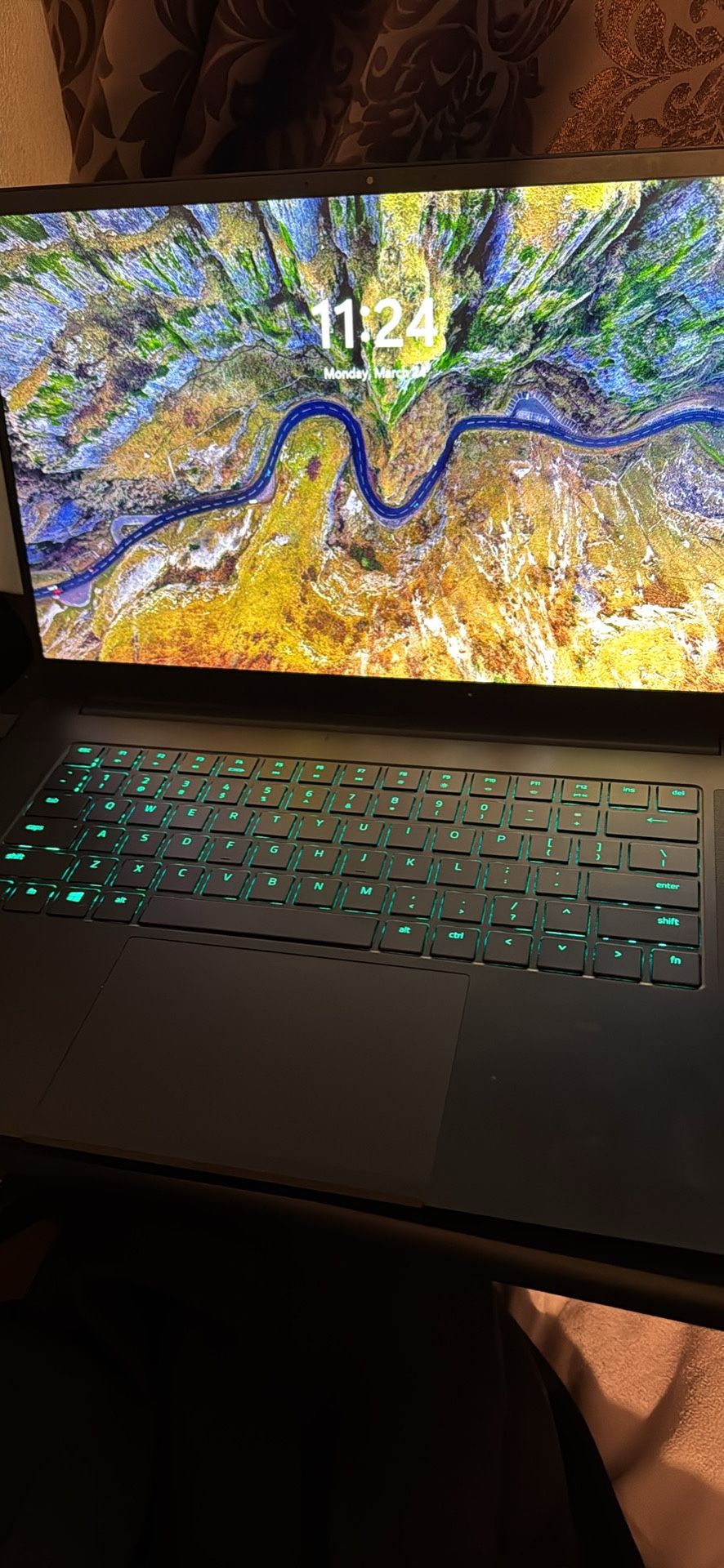 GAMING LAPTOP