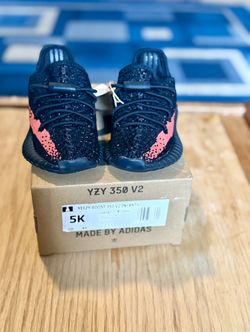 Adidas Yeezy Core Black Red Size 5k