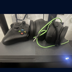 Xbox 1 With Controller And Headset
