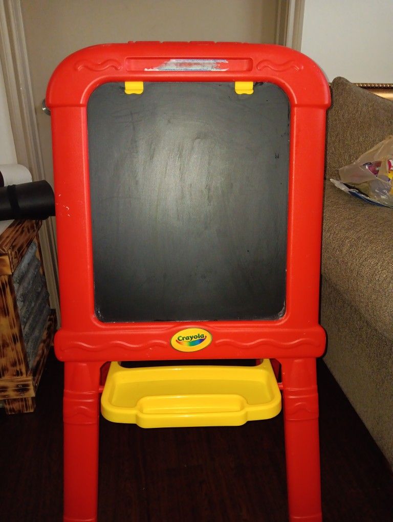 Kids Crayola Easel/ Erase And Chalk Board