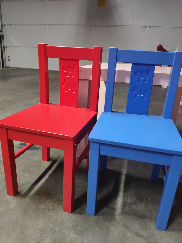 Kid table and chair
