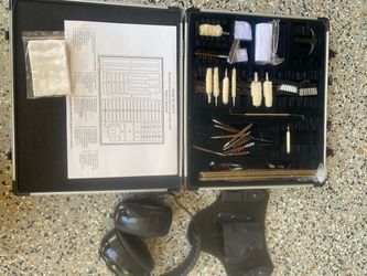 62-Piece Cleaning Kit, Winchester Hearing Protection & • Hard carrying case. Protección Auditiva W