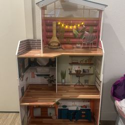Doll House 