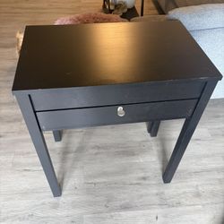 Extendable Black Desk 