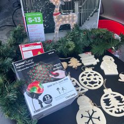 $30 **🎄 Christmas  Décor Bundle – Must Go! 🎄**