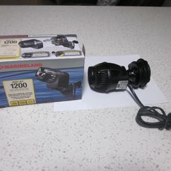 * Fish Tank / Aquarium * Power Head Pumps . 2 Units In Excellent Condition . Take Both For $25.00 . Must See To Appreciate .