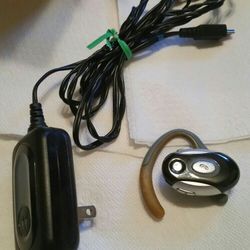 Motorola Bluetooth H700c & Charger