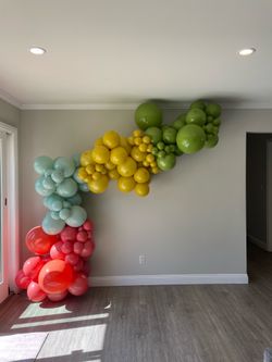 Balloon garland