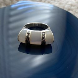 Shell And Crystal Sterling Silver Ring (5.5)