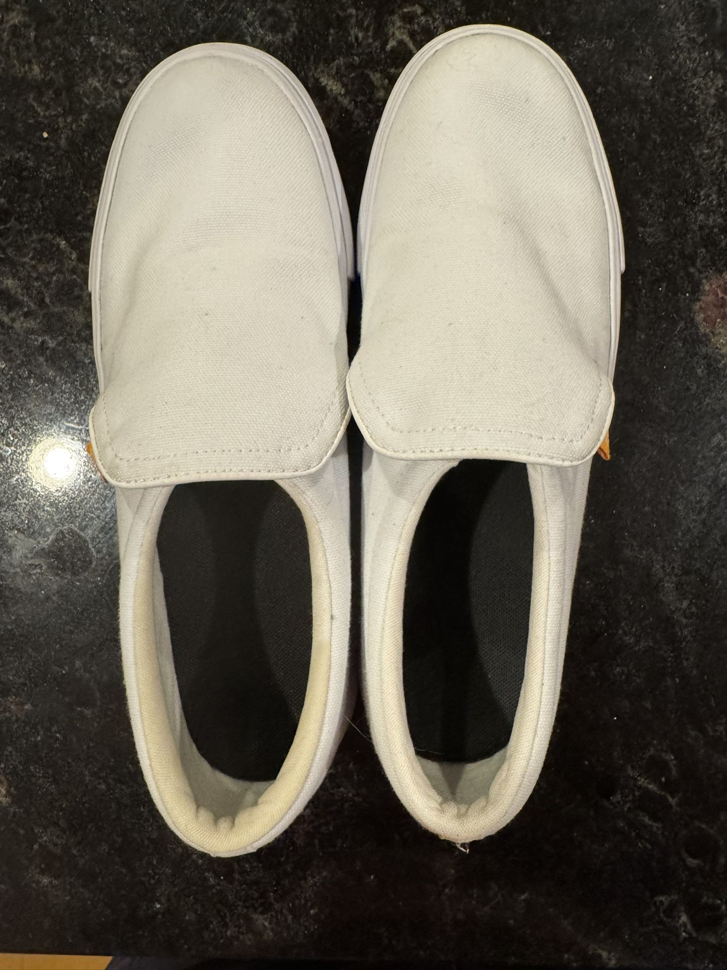 Nike White Women’s 7.5 Shoe