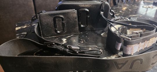 AUTHENTIC Marc Jacobs Snapshot black Crossbody Bag with Marc Jacobs Sleek wallet