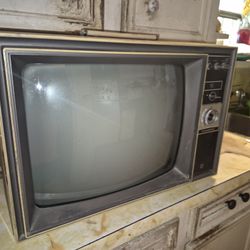 Vintage Panasonic Tv Late 70s Early 80s