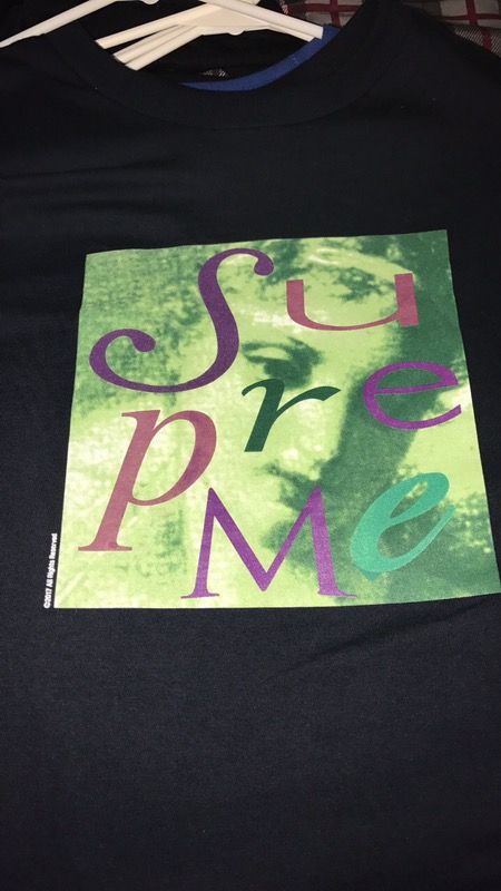 Supreme t shirt