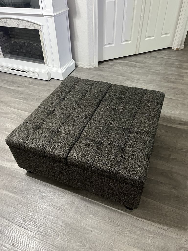 Ottoman/ Coffee Table( Basket)
