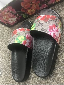 Women Gucci slides