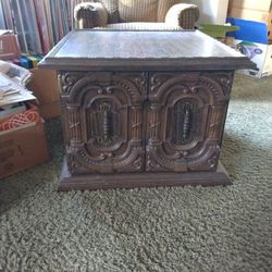End Table/Caninet