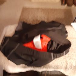 Santic Mens XL Padded Cycling Shorts 