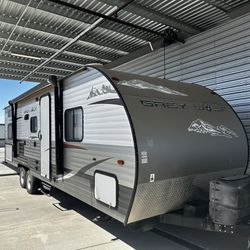 2014 Forest River Grey wolf 28HB (31.7 Feet Total)