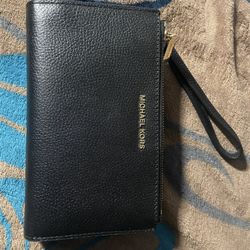 Michael Kors Wristlet