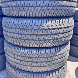 275 70 18 vendo un set de llantas usadas en excelente condición marca Michelin