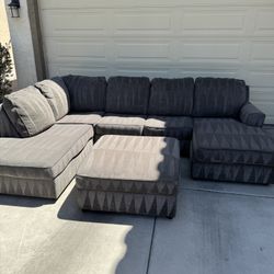 Modern Grey Sectional With Ottoman 