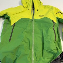 (Mint) Arcteryx Gortex XL Ski Jacket