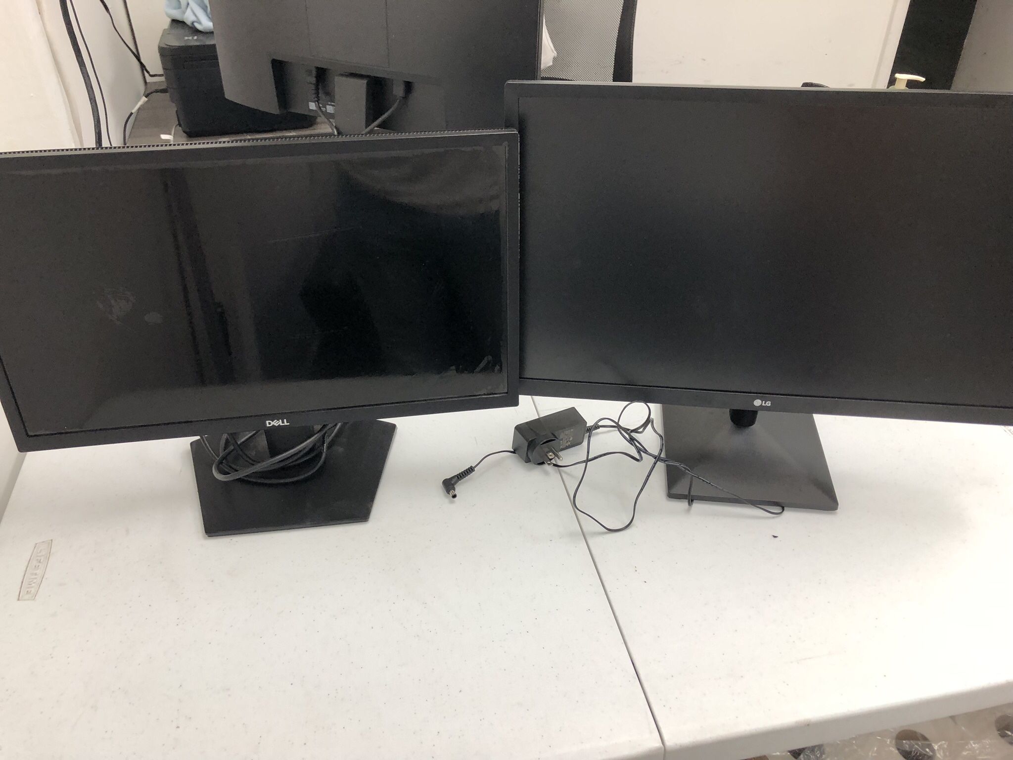 Dell 22inch & LG 24inch Monitors
