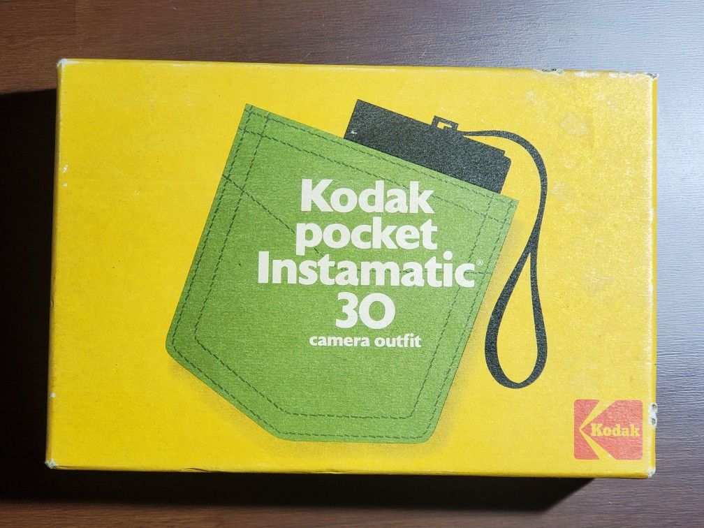 Kodak Pocket Instamatic 30 Camera Outfit With Film UNTESTED