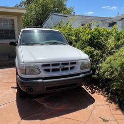 Ford Explorer 2000 - SUV