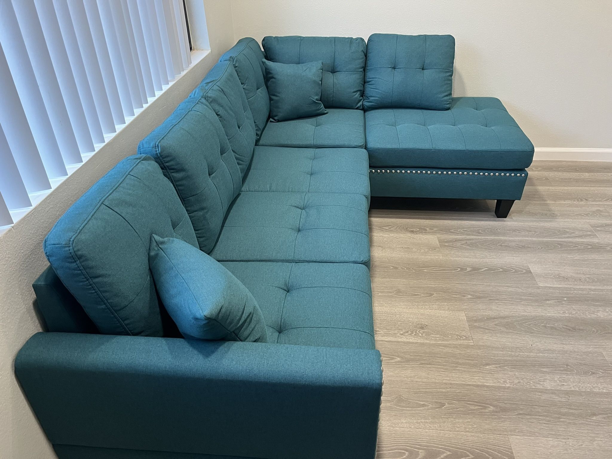 New Sectional Couch / Free Delivery 