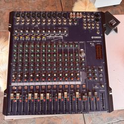 Yamaha MG166CX 16-Channel Stereo Professional Mixer 