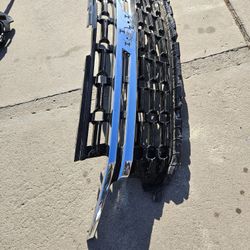 Chevy Tahoe Suburban Grille Oem