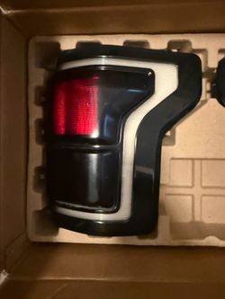 2018 f150 raptor tail lights