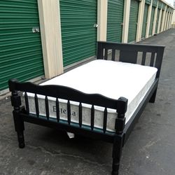 TWIN BED FRAME WITH BOARD AND MATTRlESS