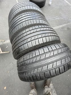 255/60R19 MICHELIN DEFENDER 2