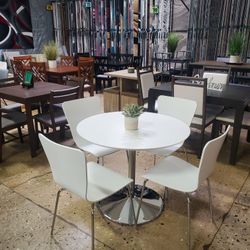 Modern 5-piece  White  Round Dining  Set(New)