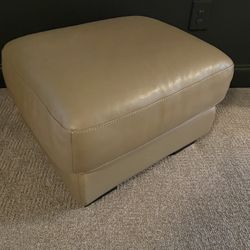 Pouf - Ottoman - Foot Rest - Leather